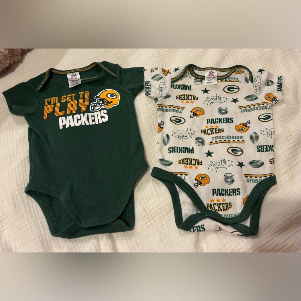 Green Bay Packers Short Sleeve baby size 0-3 months, NFL onesies